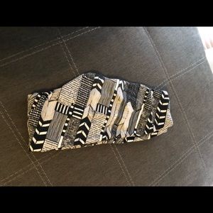 LulaRoe - Black and White Leggings - Tween
